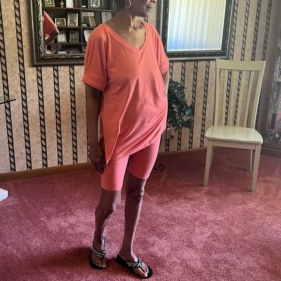 High/Low V-Neck Biker Shorts Set - Picture 4 of 4